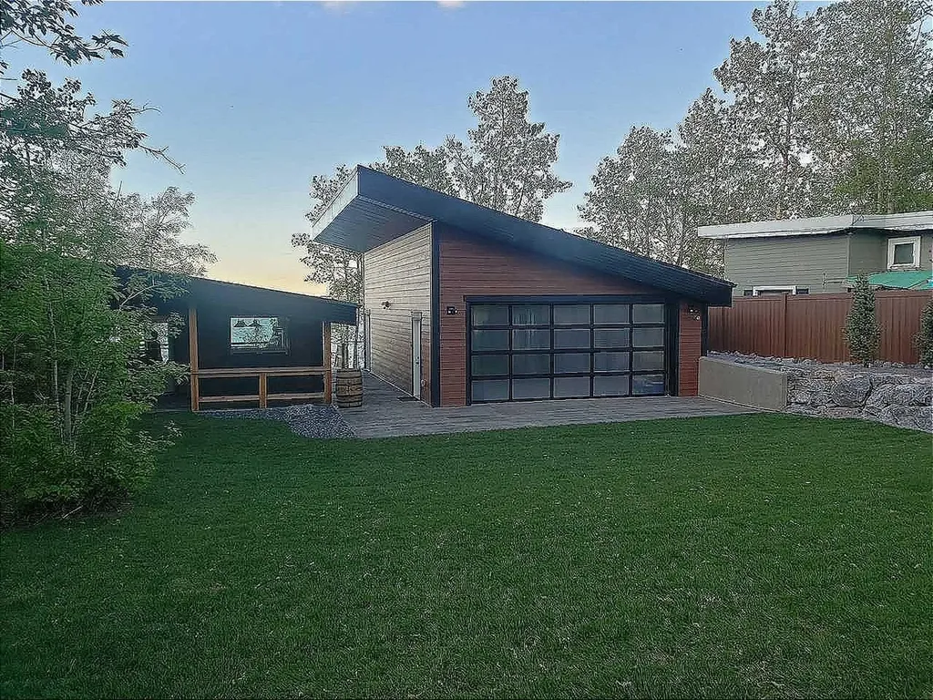 99 Grand Avenue Norglenwold AB T4S 1S5