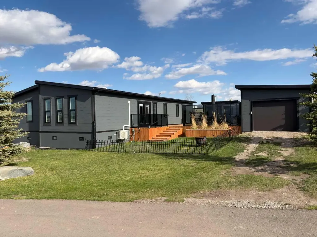 55036 Highway 810 Rural Cardston County AB T0K2R0