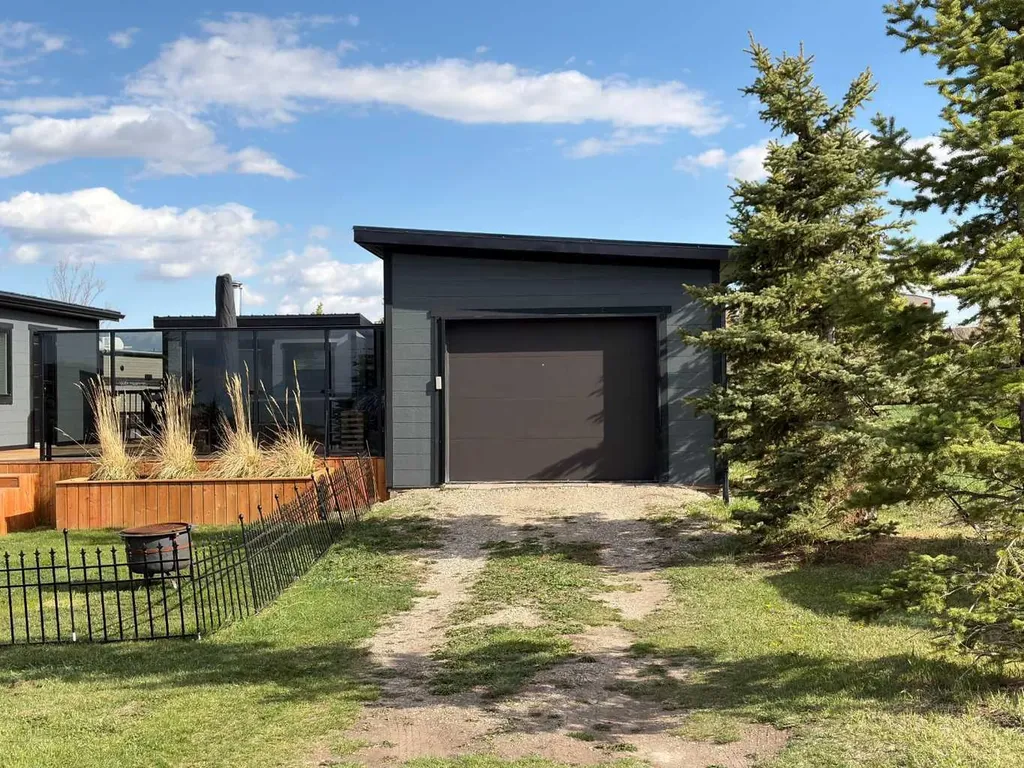 55036 Highway 810 Rural Cardston County AB T0K2R0