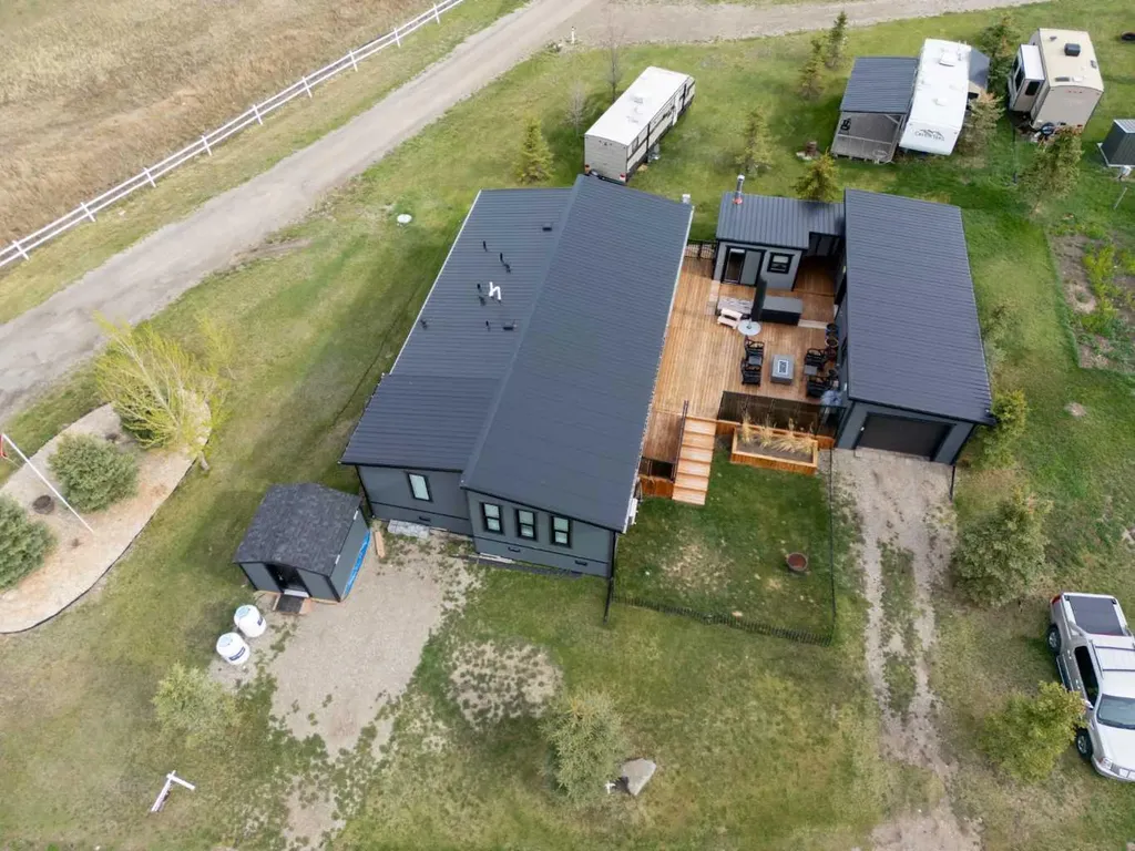 55036 Highway 810 Rural Cardston County AB T0K2R0