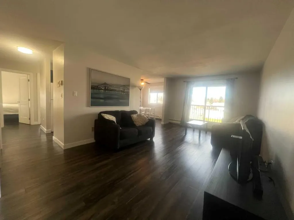 5611 10 Avenue Edson AB T7E 1R4