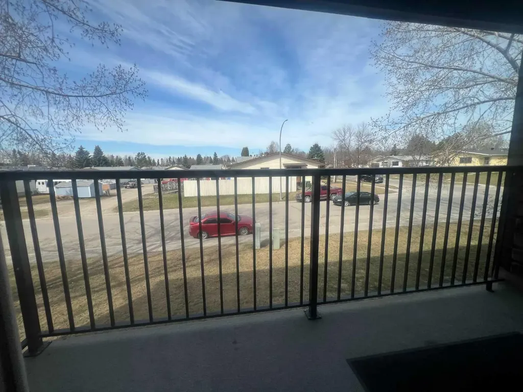 5611 10 Avenue Edson AB T7E 1R4