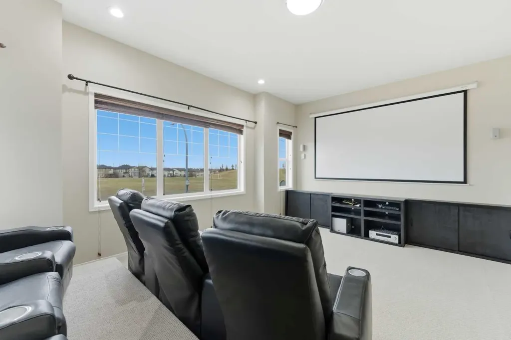 29 Royal Birkdale Drive NW Calgary AB T3G 5C7