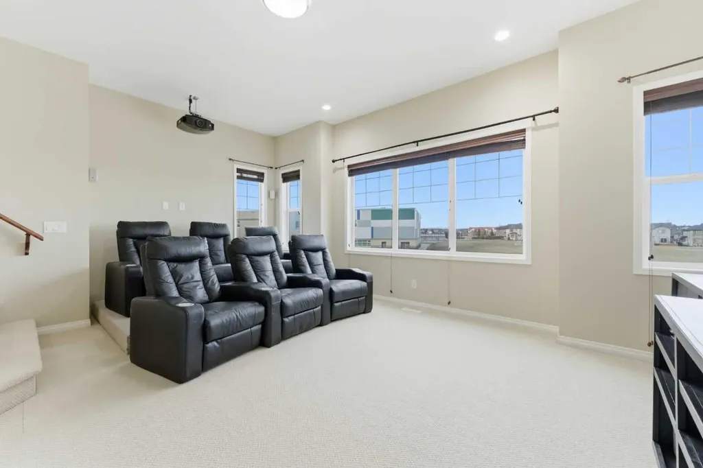 29 Royal Birkdale Drive NW Calgary AB T3G 5C7