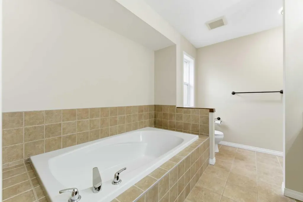 29 Royal Birkdale Drive NW Calgary AB T3G 5C7