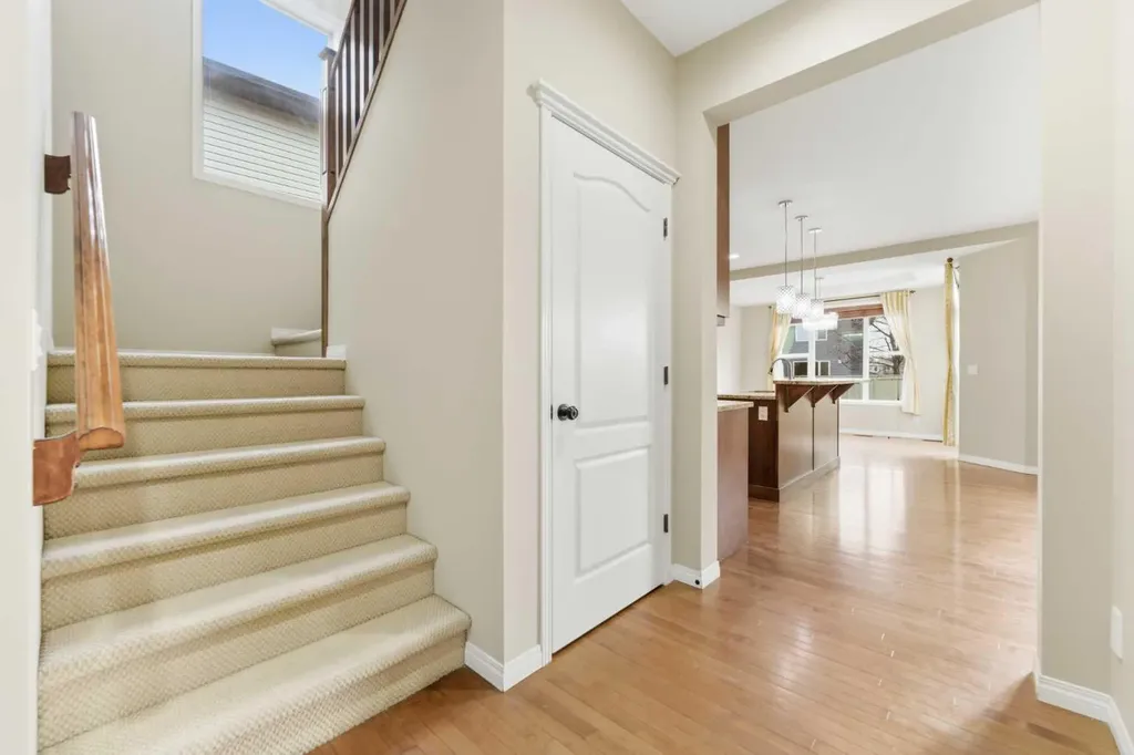 29 Royal Birkdale Drive NW Calgary AB T3G 5C7