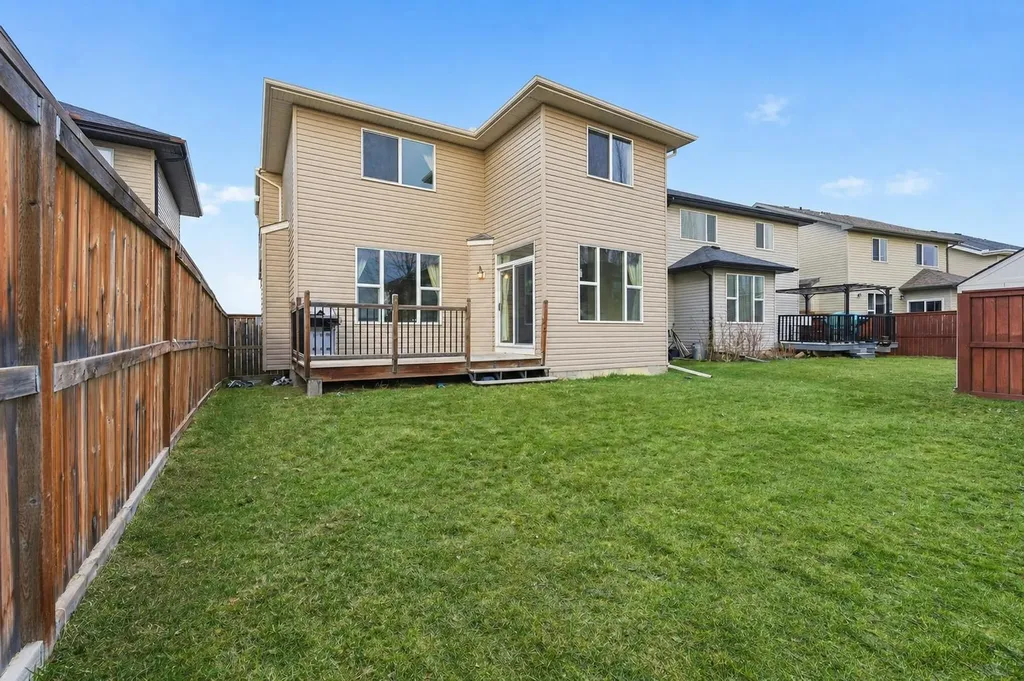 29 Royal Birkdale Drive NW Calgary AB T3G 5C7