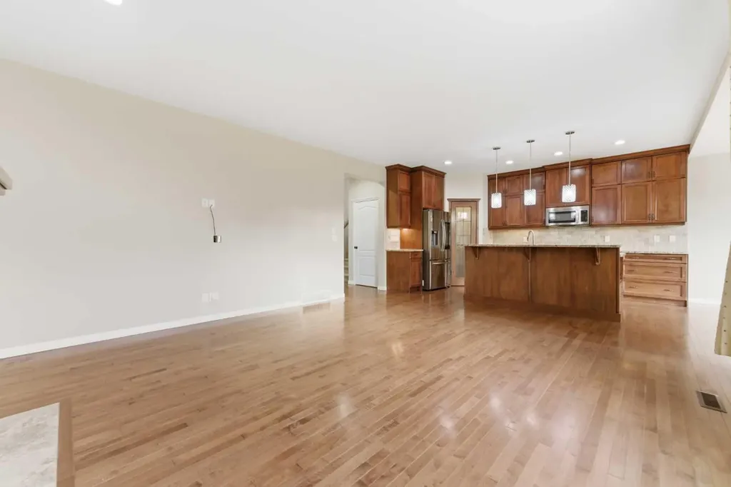 29 Royal Birkdale Drive NW Calgary AB T3G 5C7