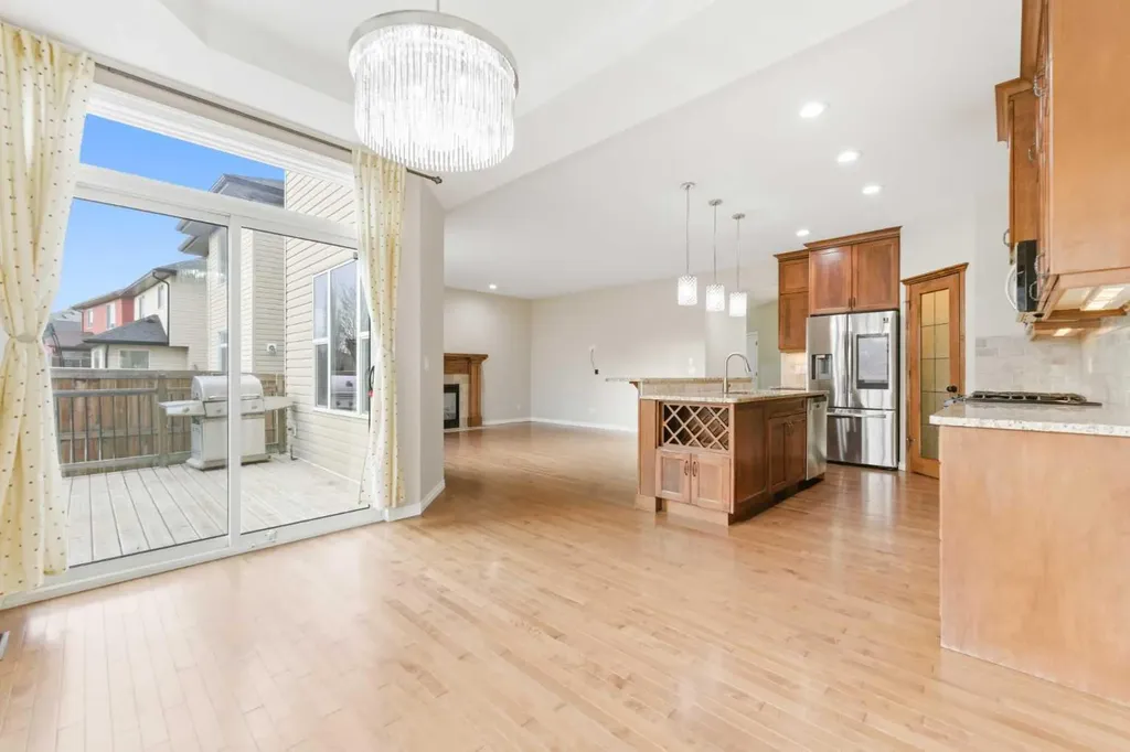 29 Royal Birkdale Drive NW Calgary AB T3G 5C7