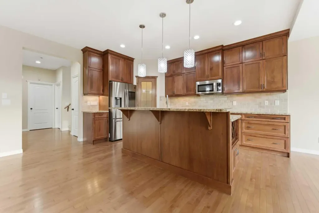 29 Royal Birkdale Drive NW Calgary AB T3G 5C7