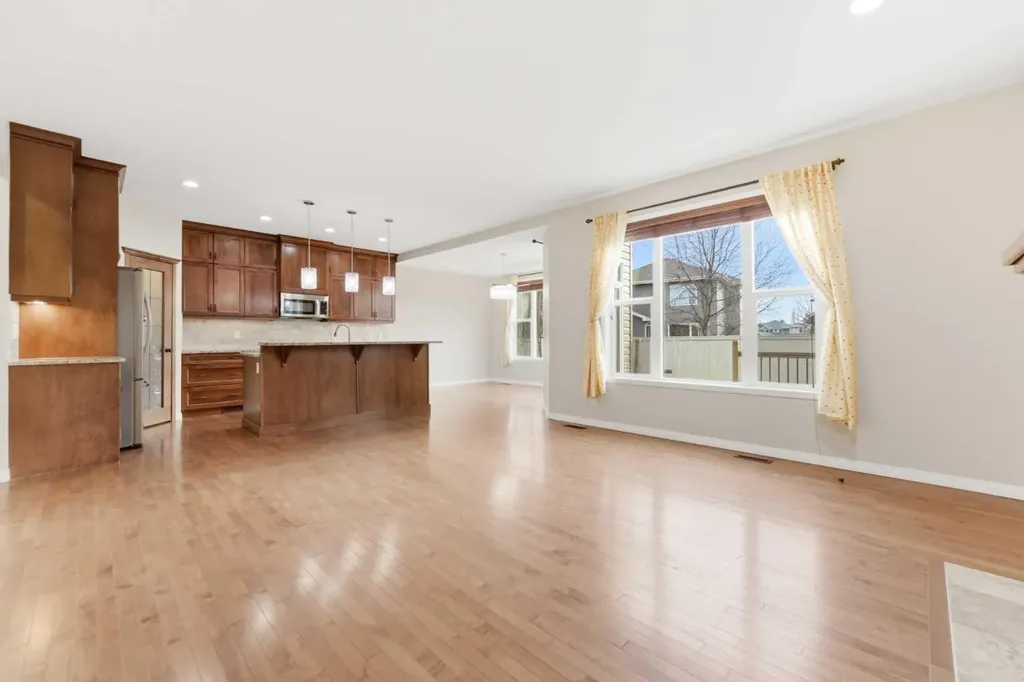 29 Royal Birkdale Drive NW Calgary AB T3G 5C7