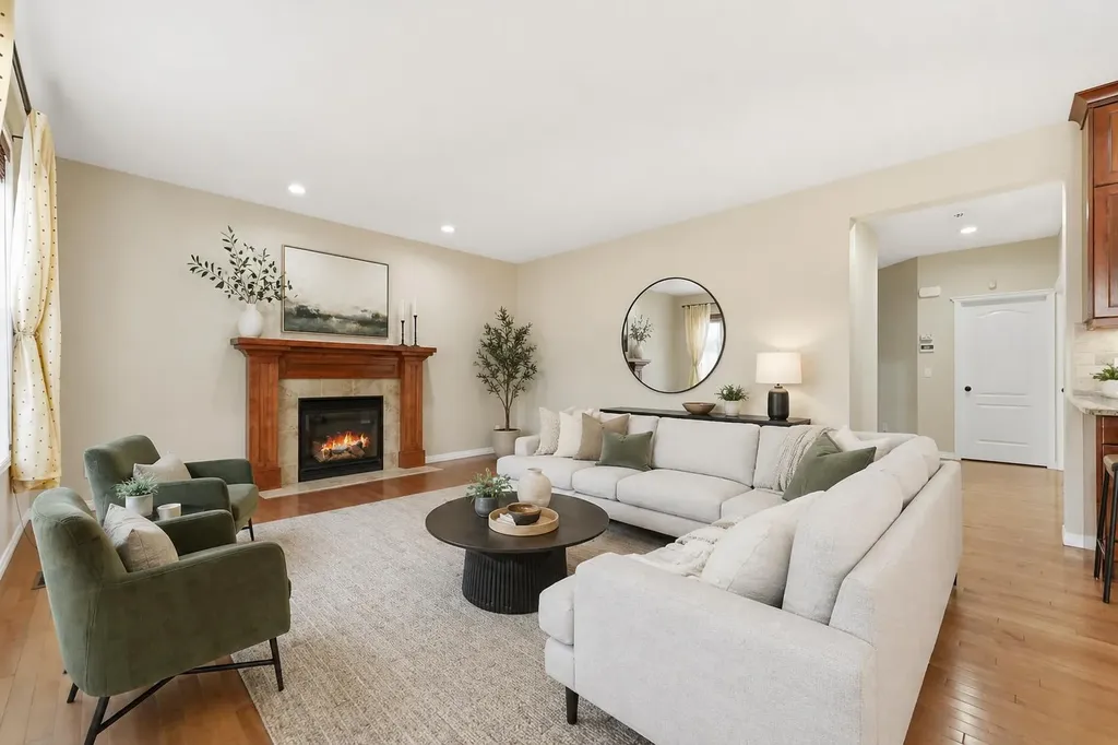 29 Royal Birkdale Drive NW Calgary AB T3G 5C7