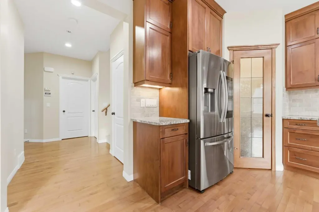 29 Royal Birkdale Drive NW Calgary AB T3G 5C7
