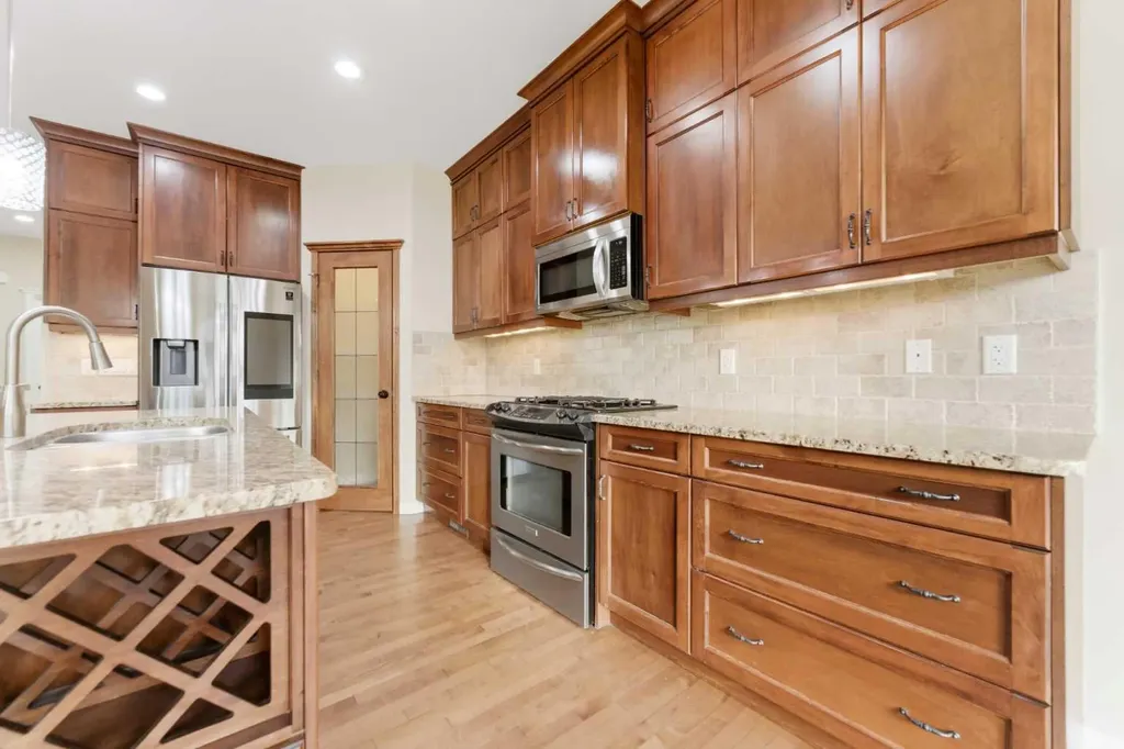 29 Royal Birkdale Drive NW Calgary AB T3G 5C7