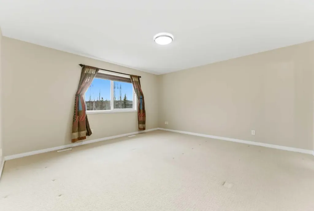 29 Royal Birkdale Drive NW Calgary AB T3G 5C7
