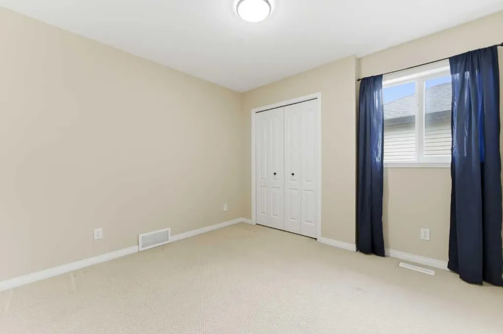 29 Royal Birkdale Drive NW Calgary AB T3G 5C7