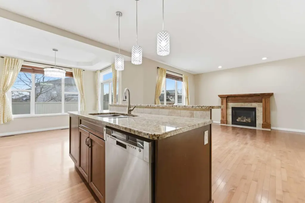 29 Royal Birkdale Drive NW Calgary AB T3G 5C7