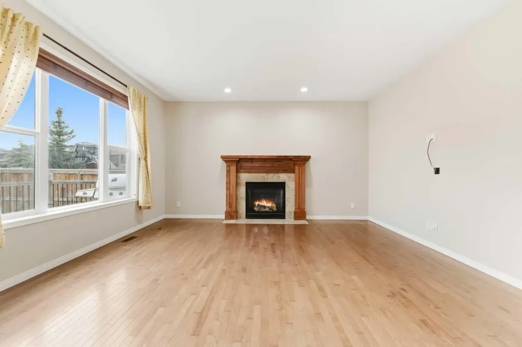 29 Royal Birkdale Drive NW Calgary AB T3G 5C7