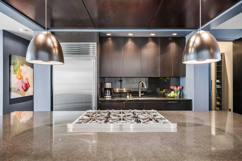 2115 29 Avenue SW Calgary AB T2T 1N6