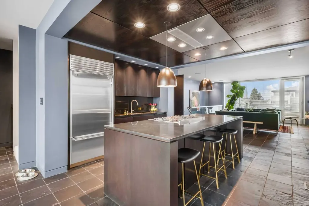 2115 29 Avenue SW Calgary AB T2T 1N6