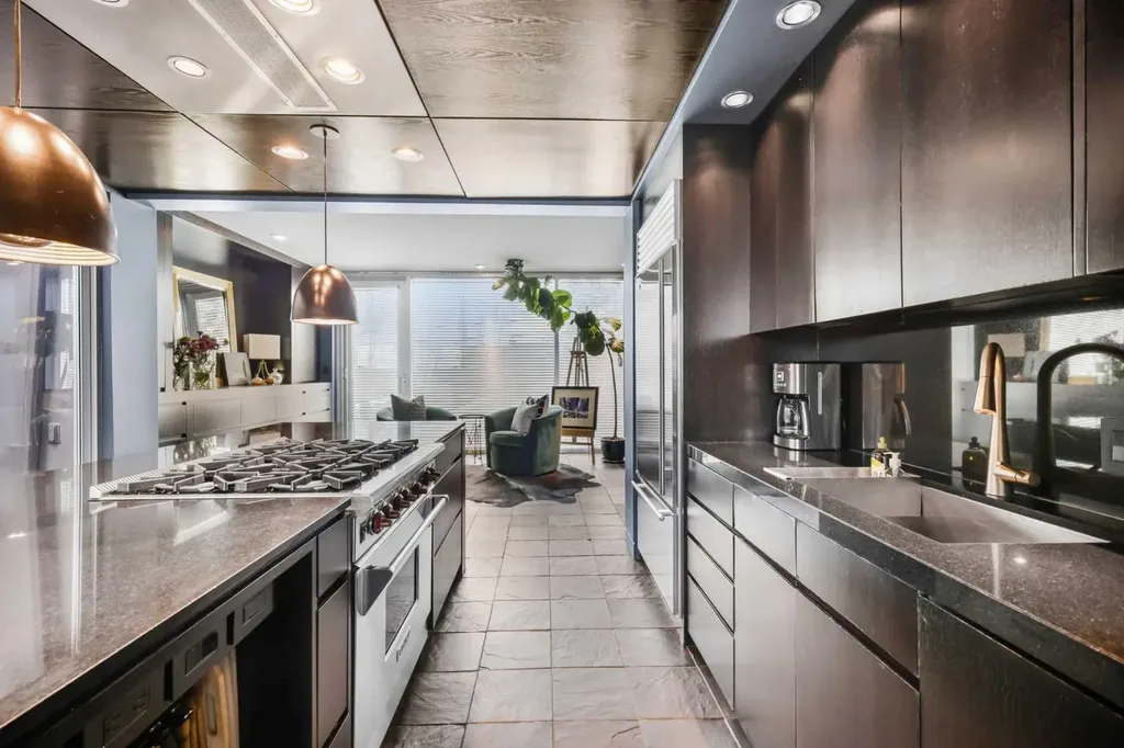 2115 29 Avenue SW Calgary AB T2T 1N6