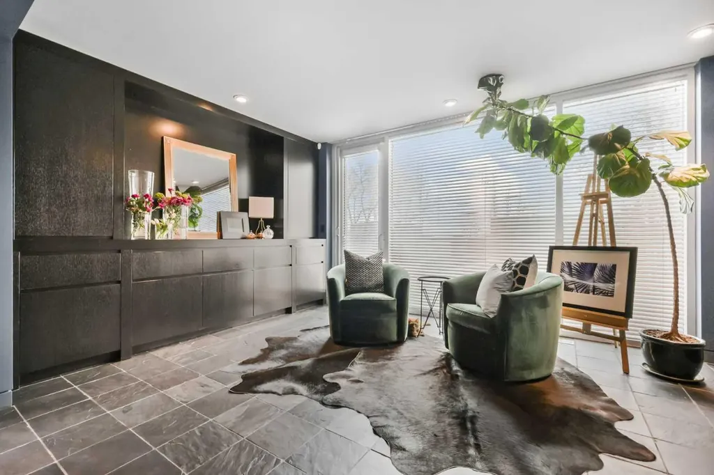 2115 29 Avenue SW Calgary AB T2T 1N6
