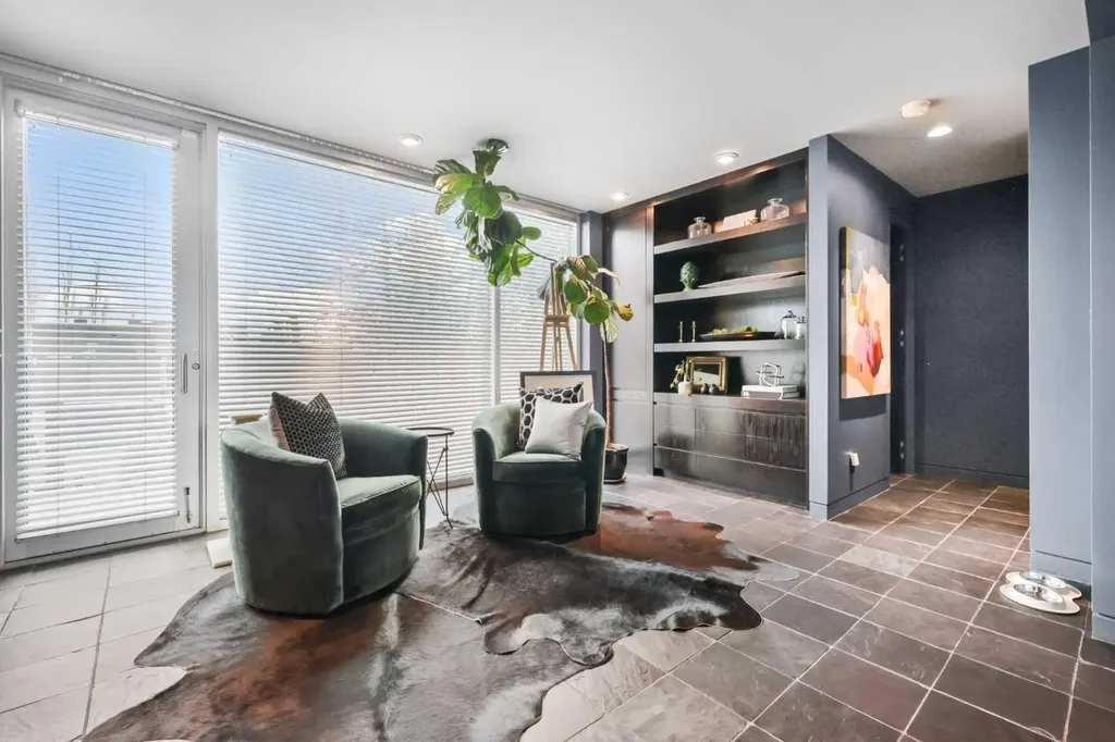 2115 29 Avenue SW Calgary AB T2T 1N6