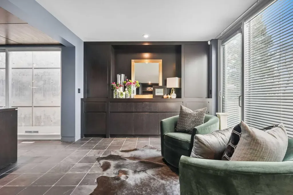 2115 29 Avenue SW Calgary AB T2T 1N6