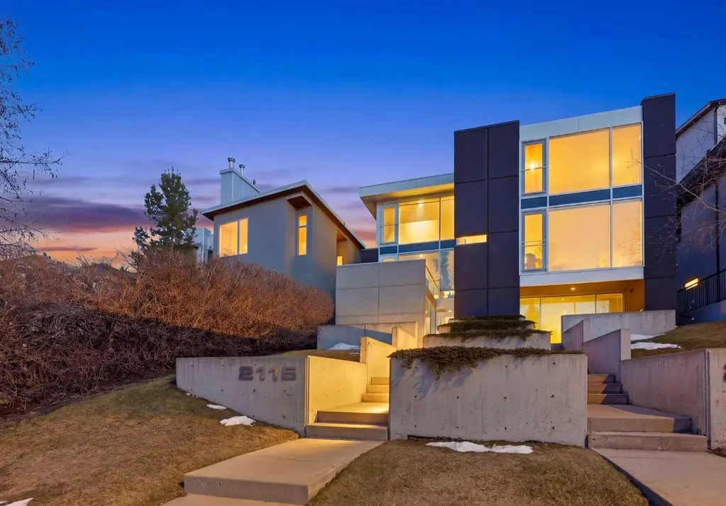 2115 29 Avenue SW Calgary AB T2T 1N6
