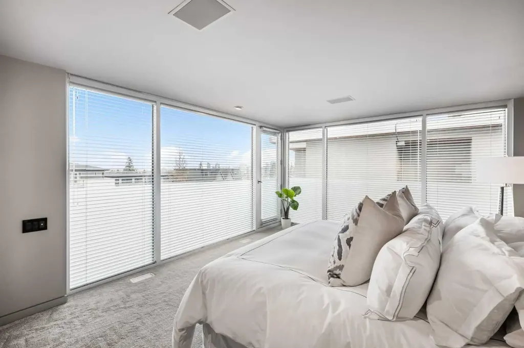 2115 29 Avenue SW Calgary AB T2T 1N6