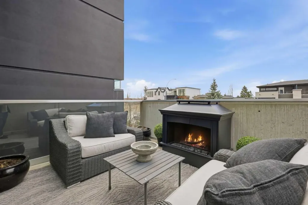 2115 29 Avenue SW Calgary AB T2T 1N6