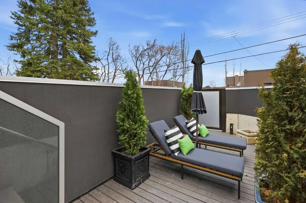 2115 29 Avenue SW Calgary AB T2T 1N6