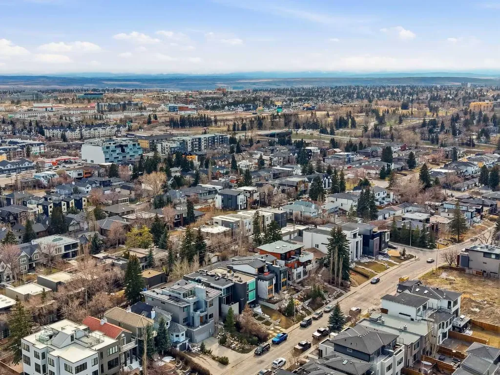 2115 29 Avenue SW Calgary AB T2T 1N6