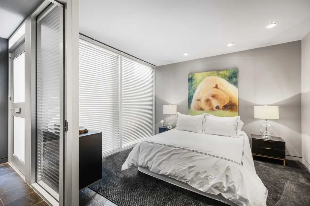 2115 29 Avenue SW Calgary AB T2T 1N6
