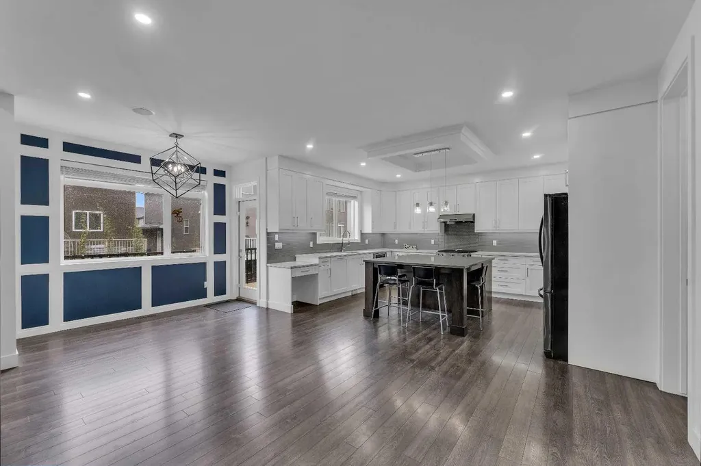 205 Kinniburgh Cove Chestermere AB T1X 0Y6