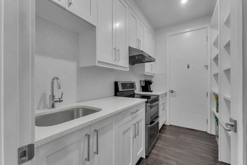205 Kinniburgh Cove Chestermere AB T1X 0Y6