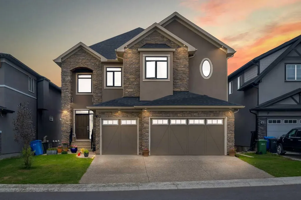 205 Kinniburgh Cove Chestermere AB T1X 0Y6