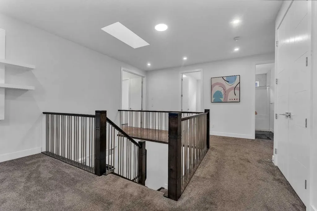 205 Kinniburgh Cove Chestermere AB T1X 0Y6