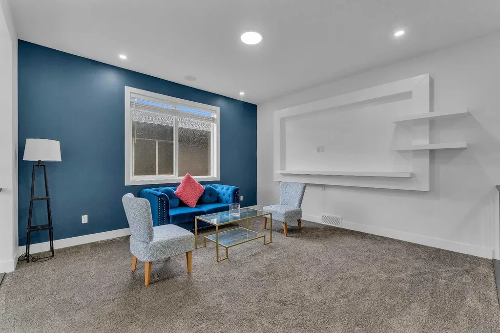 205 Kinniburgh Cove Chestermere AB T1X 0Y6