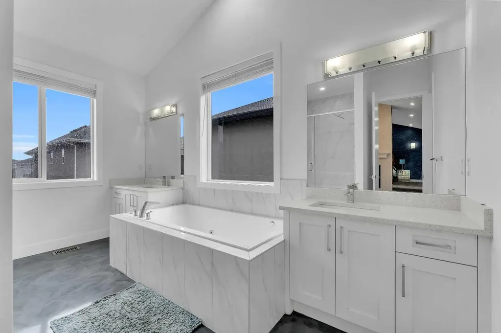 205 Kinniburgh Cove Chestermere AB T1X 0Y6