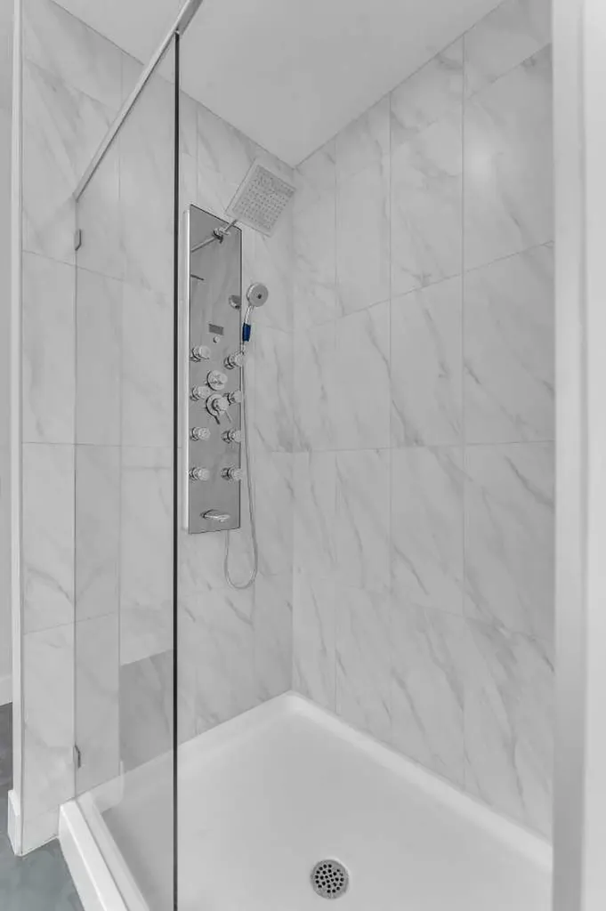 205 Kinniburgh Cove Chestermere AB T1X 0Y6