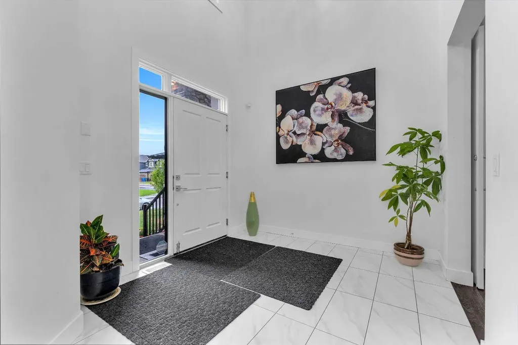205 Kinniburgh Cove Chestermere AB T1X 0Y6