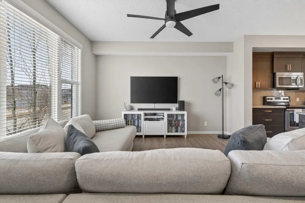 258 New Brighton Walk SE Calgary AB T2Z 5C7
