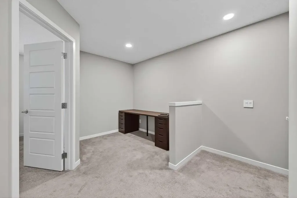 258 New Brighton Walk SE Calgary AB T2Z 5C7