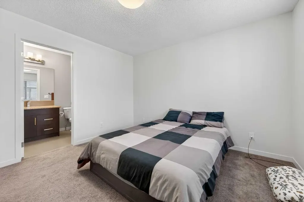 258 New Brighton Walk SE Calgary AB T2Z 5C7