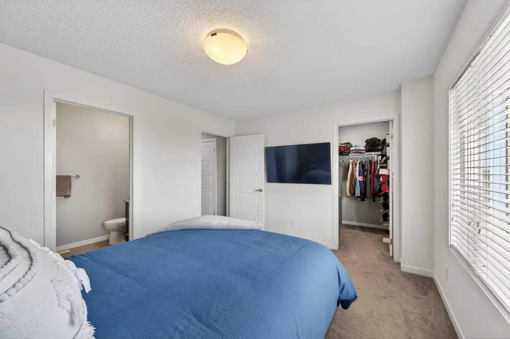 258 New Brighton Walk SE Calgary AB T2Z 5C7