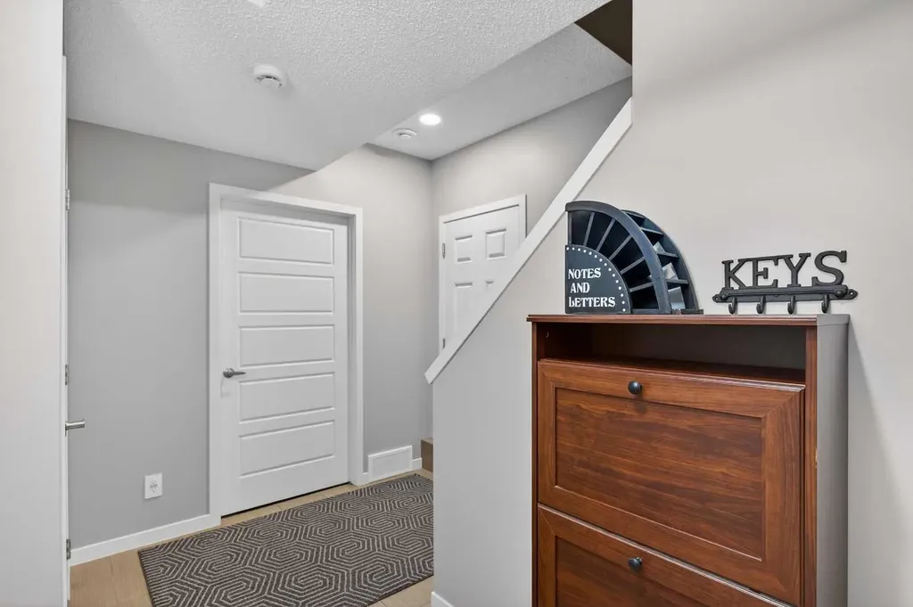 258 New Brighton Walk SE Calgary AB T2Z 5C7
