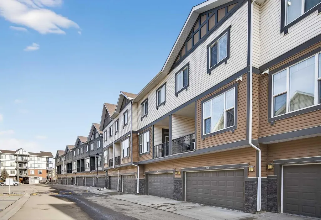 258 New Brighton Walk SE Calgary AB T2Z 5C7