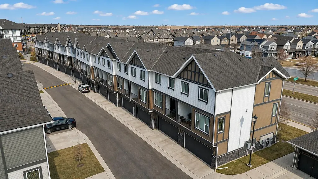 258 New Brighton Walk SE Calgary AB T2Z 5C7