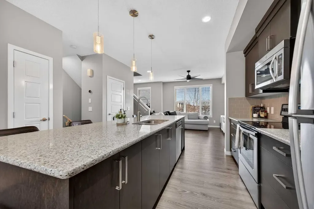 258 New Brighton Walk SE Calgary AB T2Z 5C7